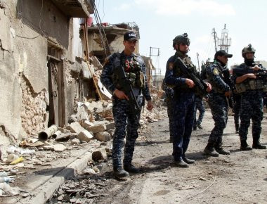 Μοσούλη: Αγκαλιά με το μωρό της πυροδότησε βόμβα γυναίκα-καμικάζι (φωτό)